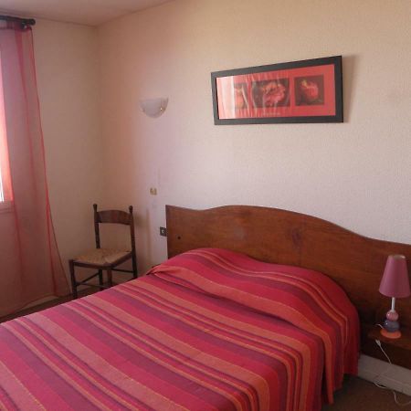 Hotel Le Barry à Villefranche-dʼAlbigeois Extérieur photo