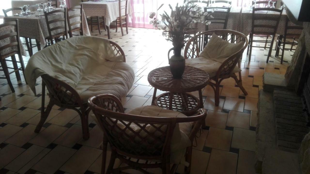 Hotel Le Barry à Villefranche-dʼAlbigeois Extérieur photo