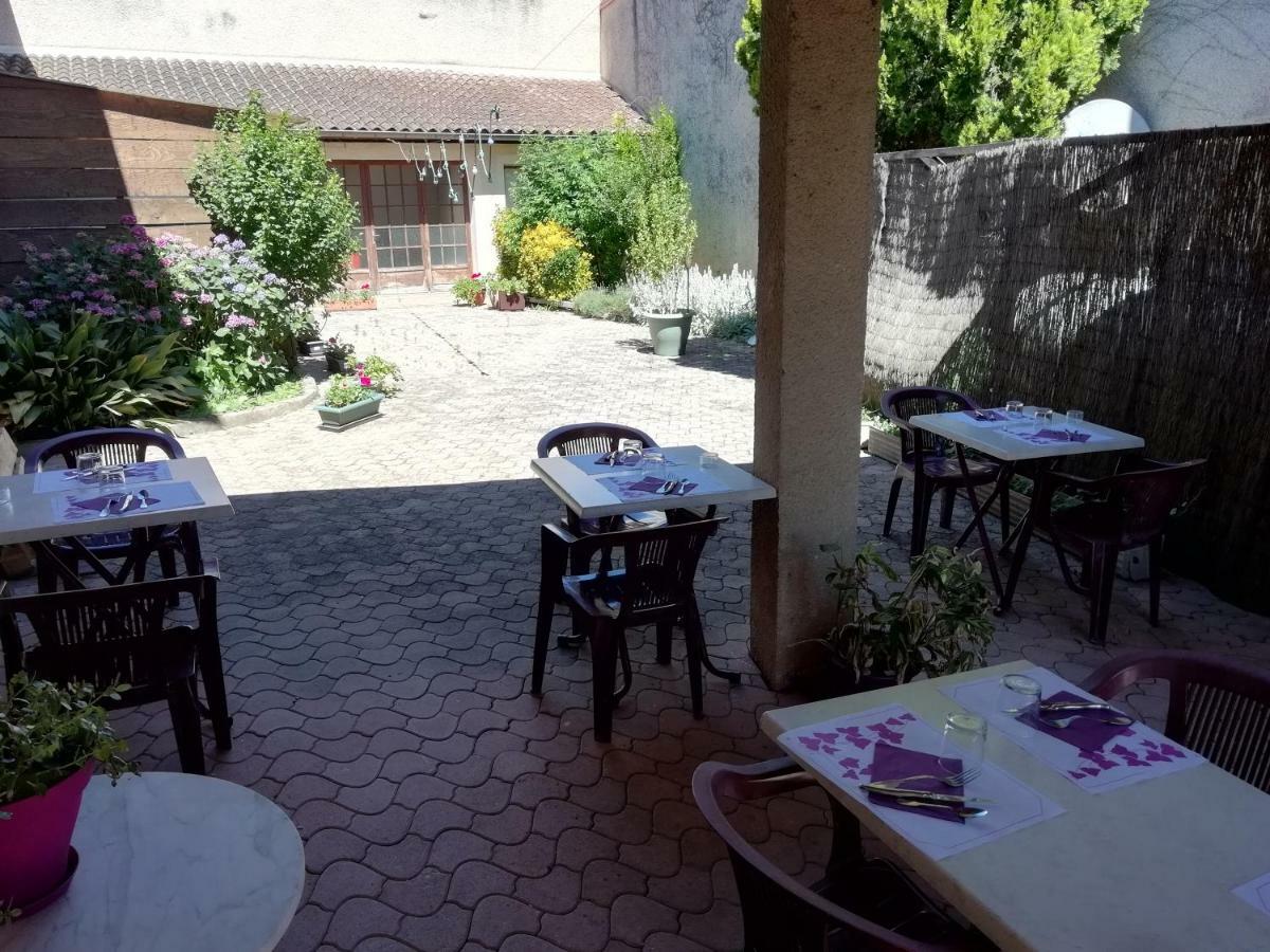 Hotel Le Barry à Villefranche-dʼAlbigeois Extérieur photo